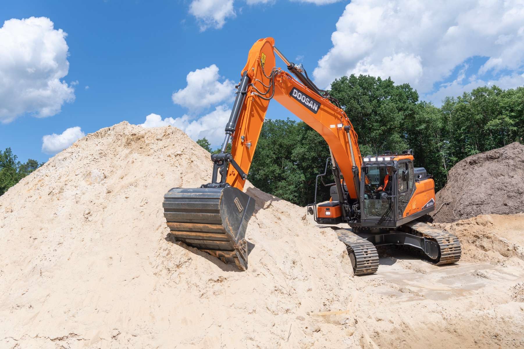 Develon Crawler Excavators