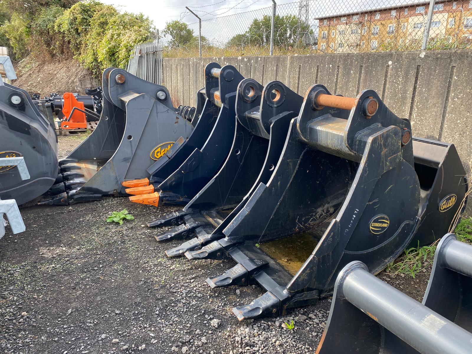 VARIOUS LARGE BUCKETS FOR SALE - Image 2
