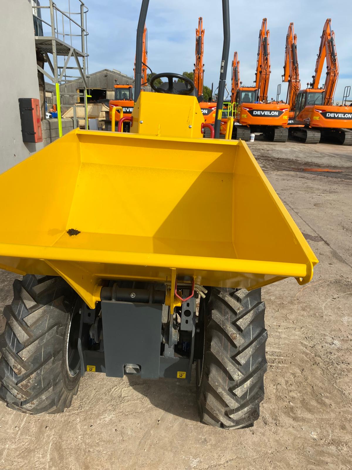 2025 NC 1 TON HIGH TIP DUMPER - EX SHOW - Image 3