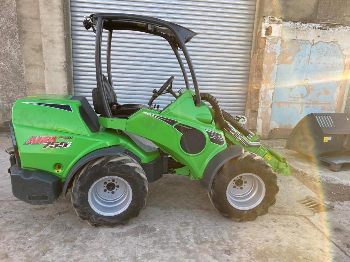 2021 AVANT 755i LOADER