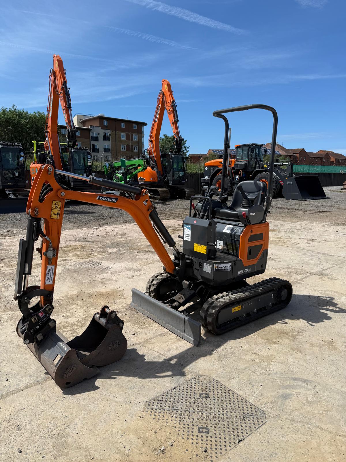 EX DEMO - 2025 DEVELON DX10Z-7