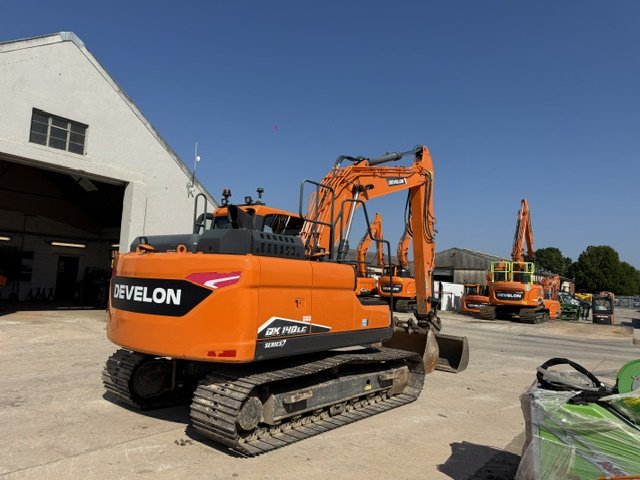 2024 DOOSAN / DEVELON DX140LC-7 - Image 4