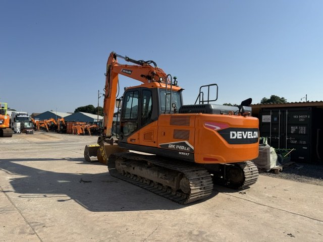 2024 DOOSAN / DEVELON DX140LC-7 - Image 3