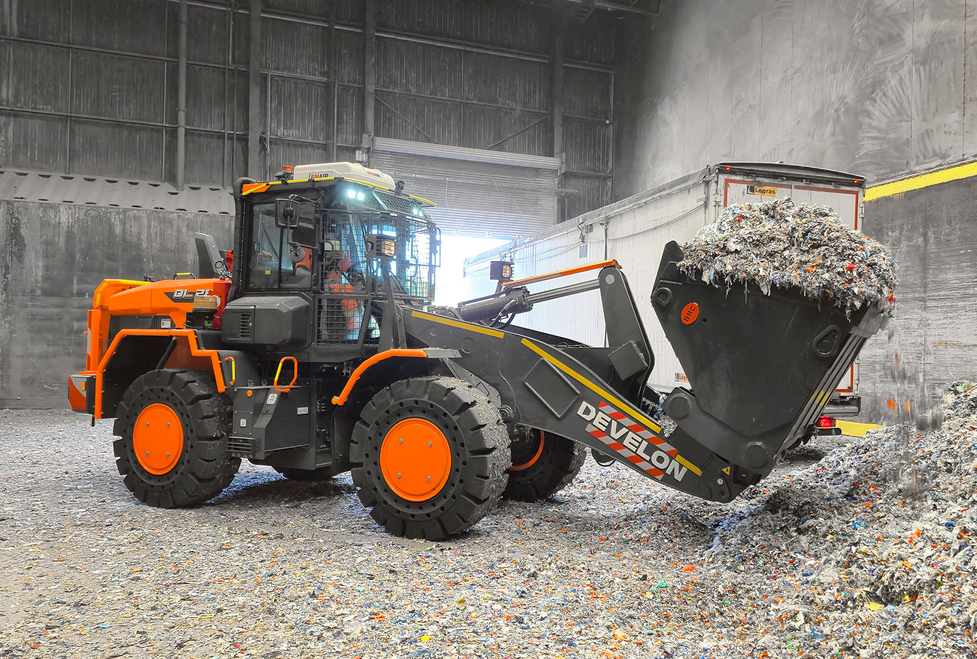 DL280-7 Waste Loader - Image 8