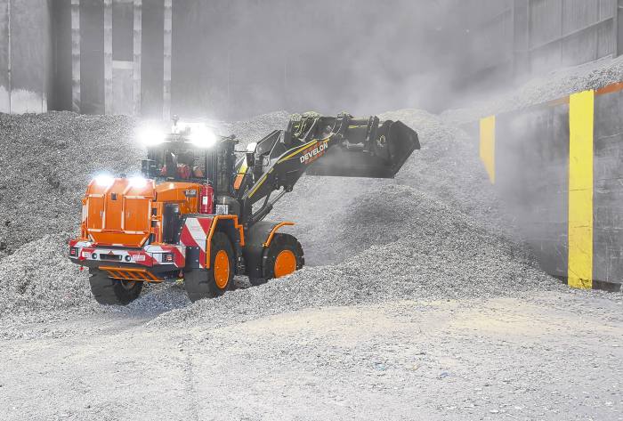 DL280-7 Waste Loader - Image 11