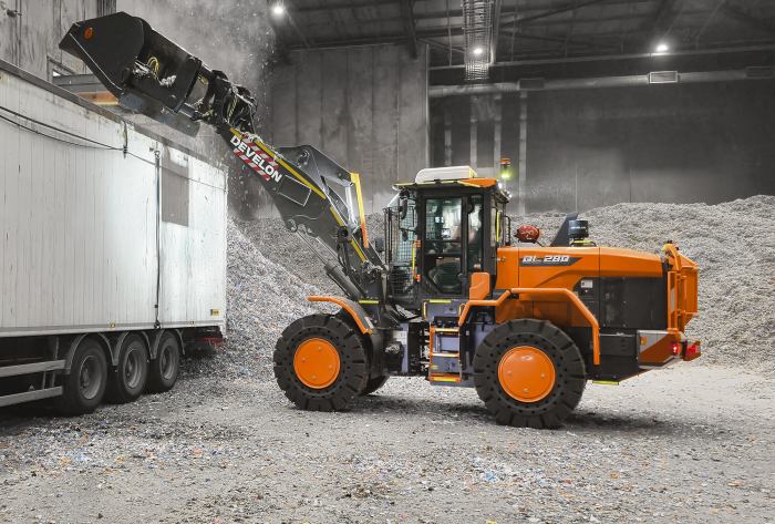 DL280-7 Waste Loader - Image 10
