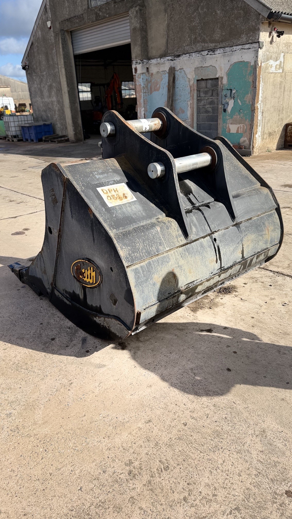 Geith 66” Bulk Bucket to suit DX340, DX350 & DX380 - Image 4