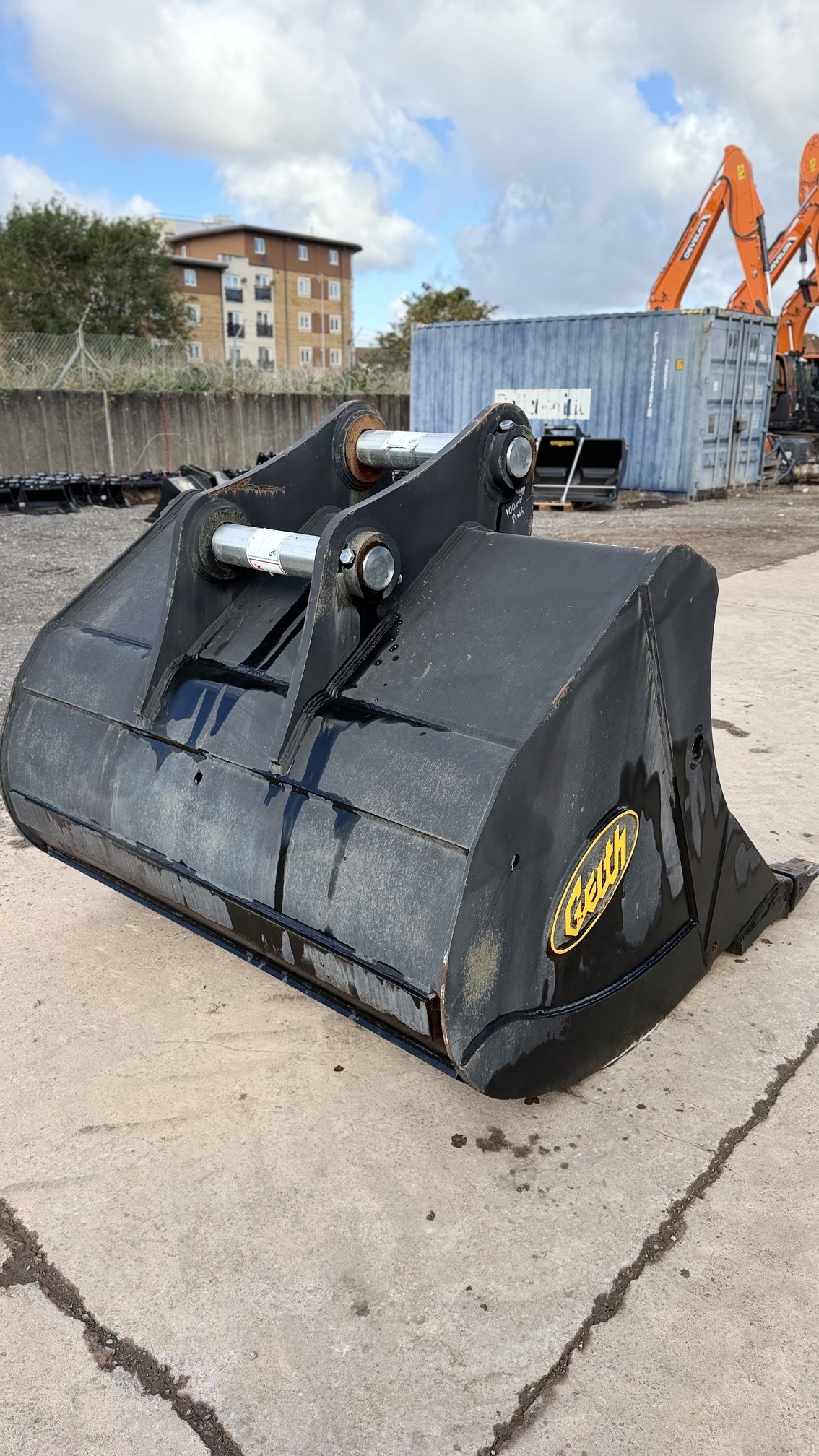 Geith 66” Bulk Bucket to suit DX340, DX350 & DX380 - Image 3