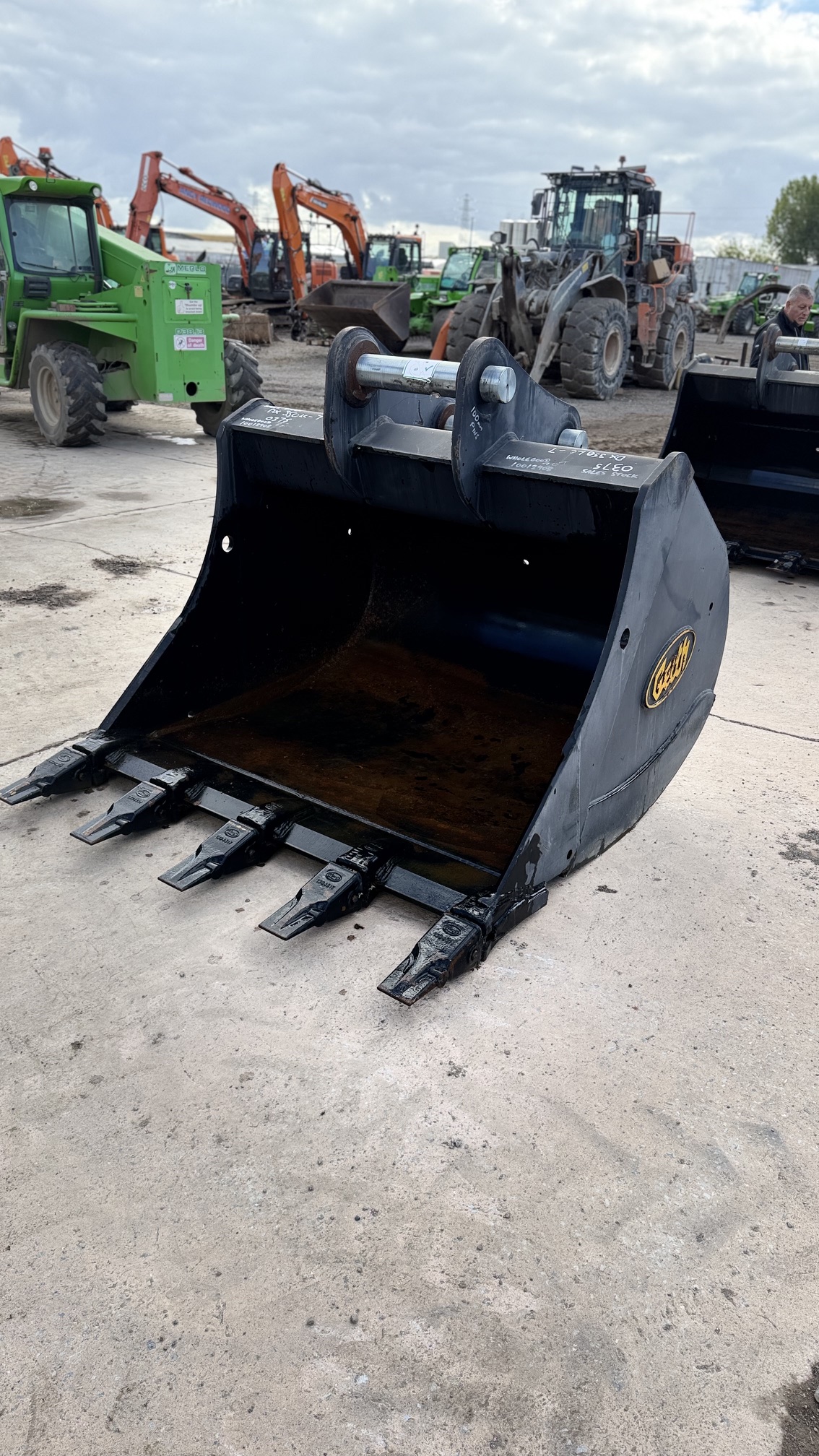 Geith 66” Bulk Bucket to suit DX340, DX350 & DX380