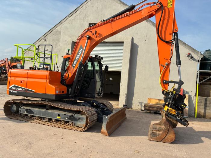 2025 DEVELON DX140LC-7K WITH ENGCON