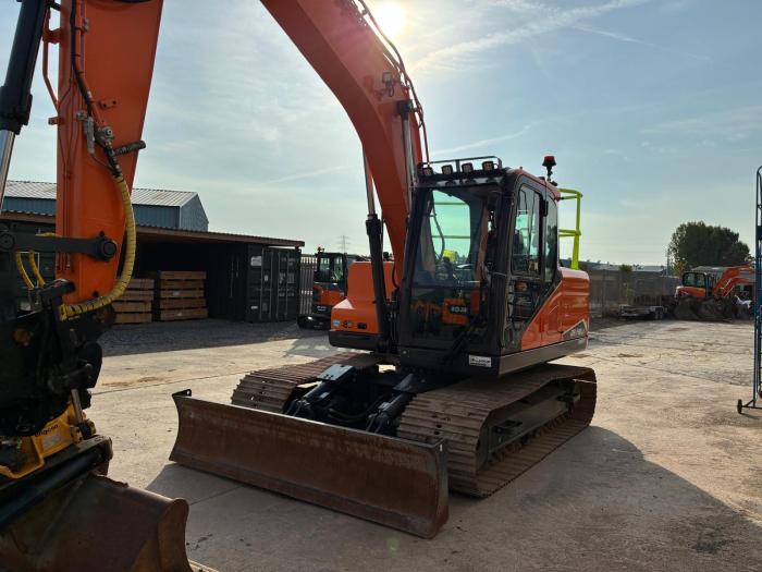2025 DEVELON DX140LC-7K WITH ENGCON - Image 4