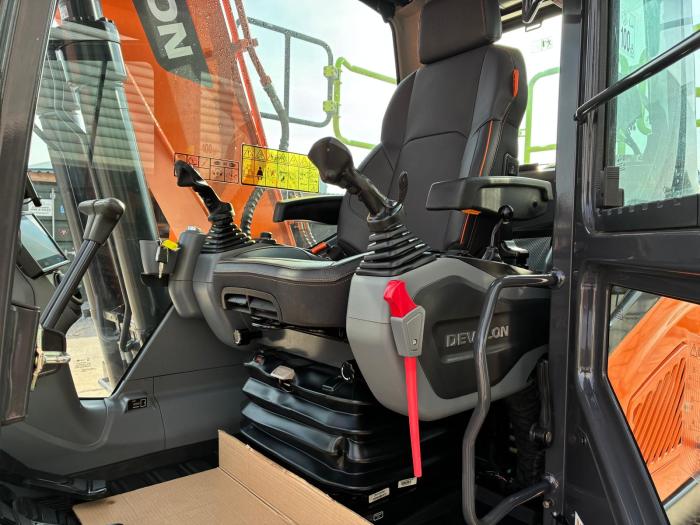 2025 DEVELON DX140LC-7K WITH ENGCON - Image 6